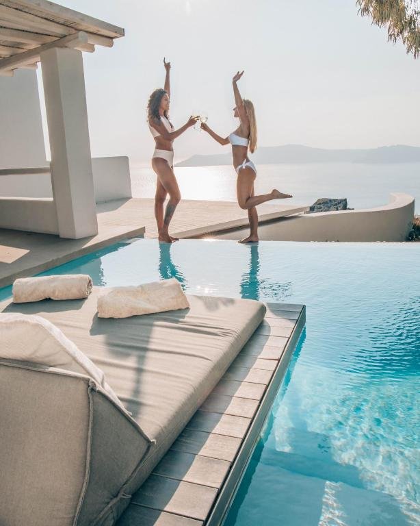 Cavo Tagoo Santorini Modern Suite